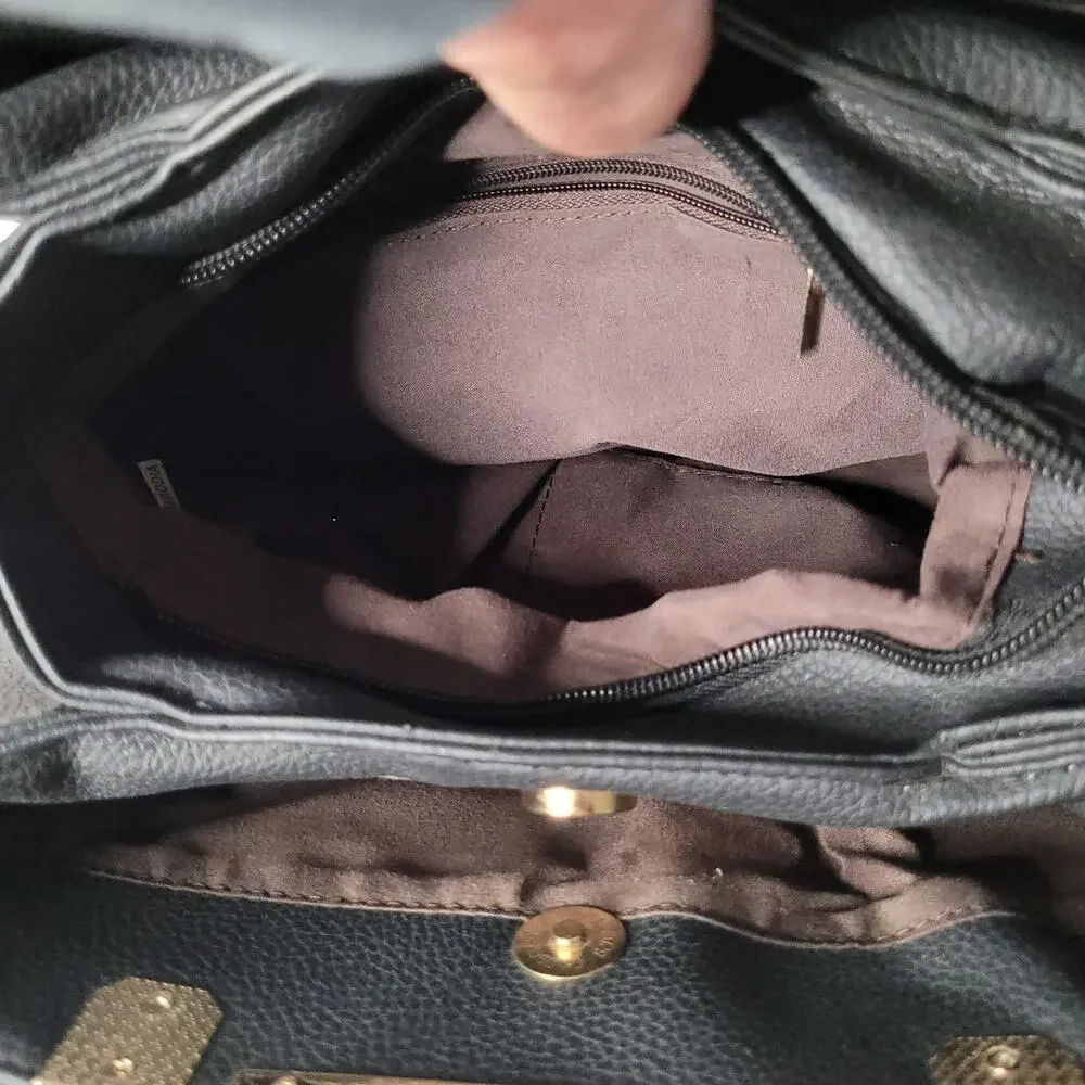 Chic Black Handbag with Multi-Compartments - Stylish & Versatile